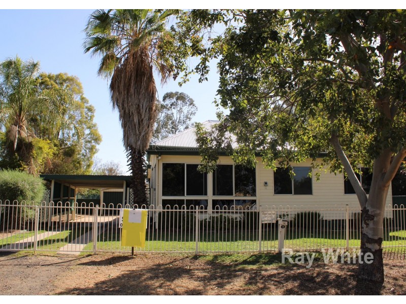 14 Besley Street, Dalby QLD 4405