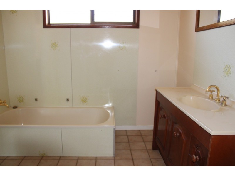 38 Drury Street, Dalby QLD 4405