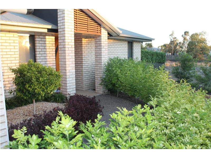 5 Turnberry Way, Dalby QLD 4405