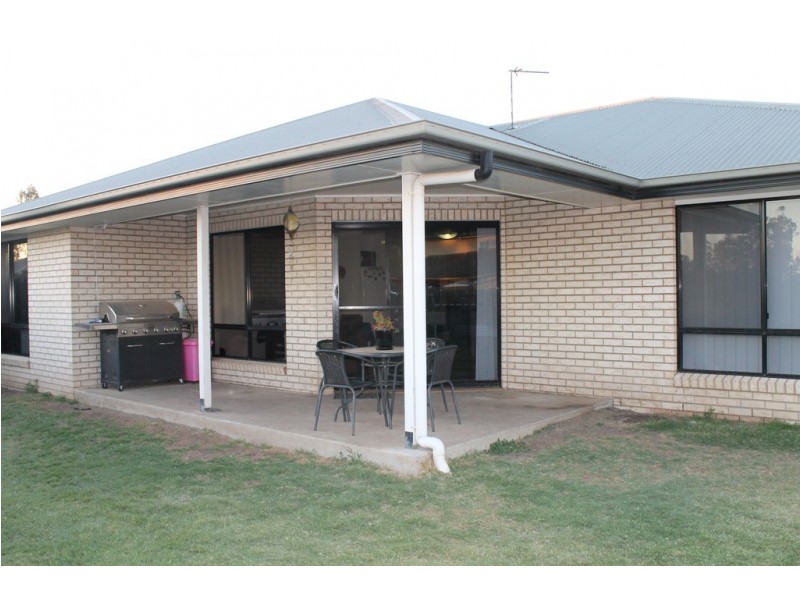 5 Turnberry Way, Dalby QLD 4405
