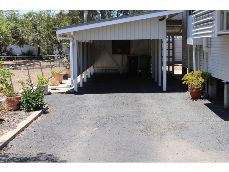 11 Jessop Street, Dalby QLD 4405
