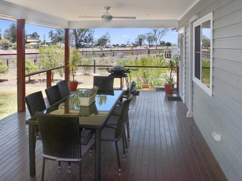 37 Banjo Patterson Place, Dalby QLD 4405