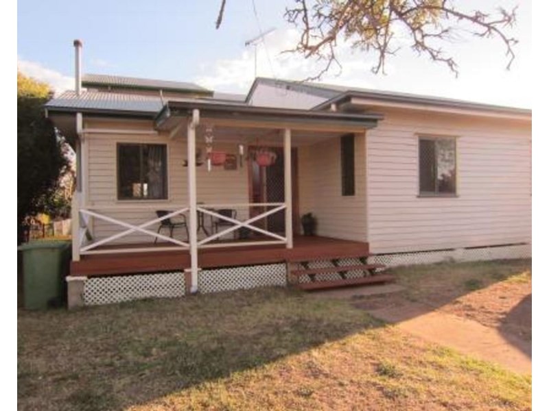 42 Palmer Street, Dalby QLD 4405