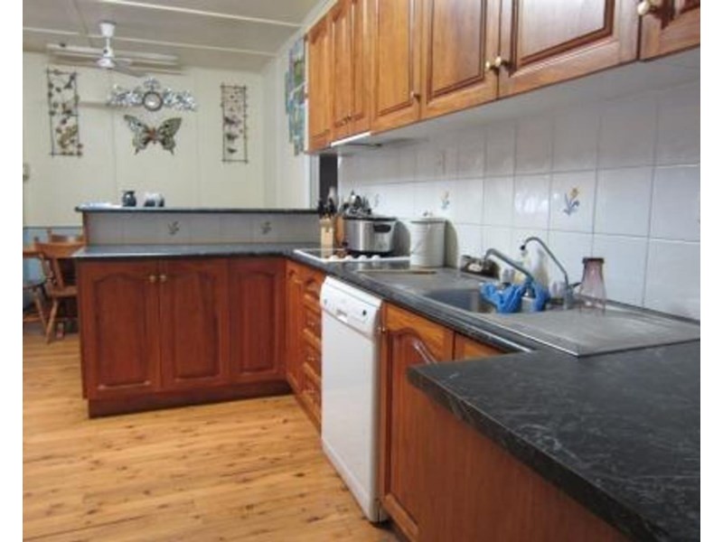 42 Palmer Street, Dalby QLD 4405