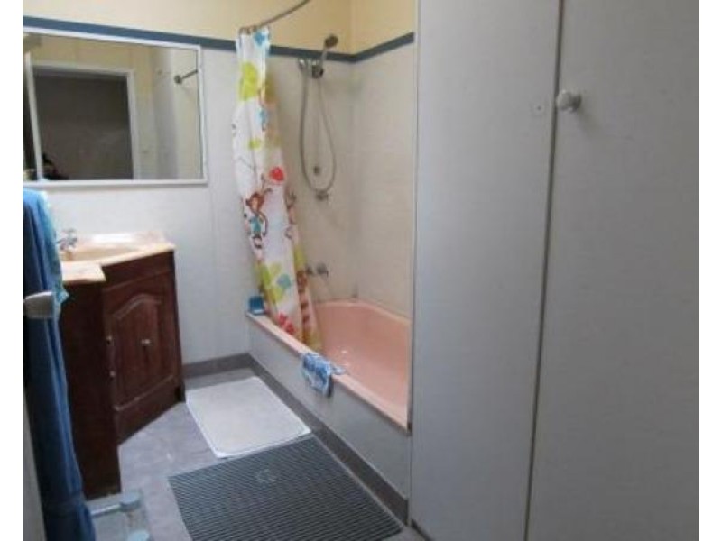 42 Palmer Street, Dalby QLD 4405