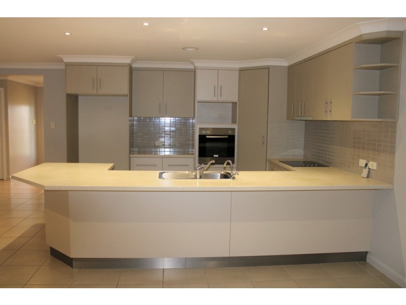 2 Sullivan Crescent, Dalby QLD 4405