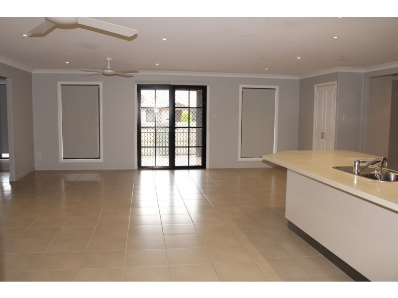 2 Sullivan Crescent, Dalby QLD 4405