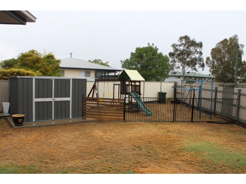 2 Sullivan Crescent, Dalby QLD 4405