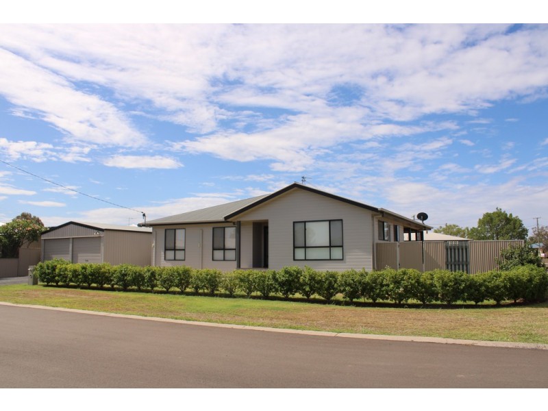 2 Sullivan Crescent, Dalby QLD 4405