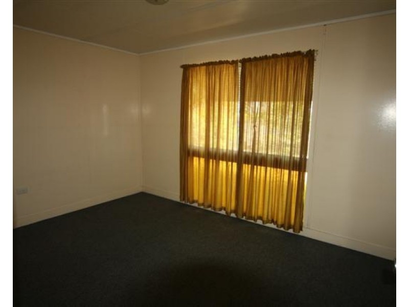 9 McQueen Street, Dalby QLD 4405