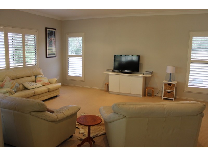 64 Thoroughbred Parade, Dalby QLD 4405