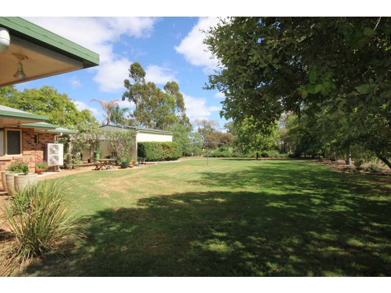 25 Ena Street, Dalby QLD 4405