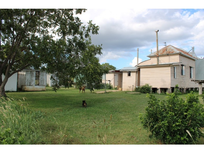 768 Oakey Pittsworth Road, Aubigny QLD 4401