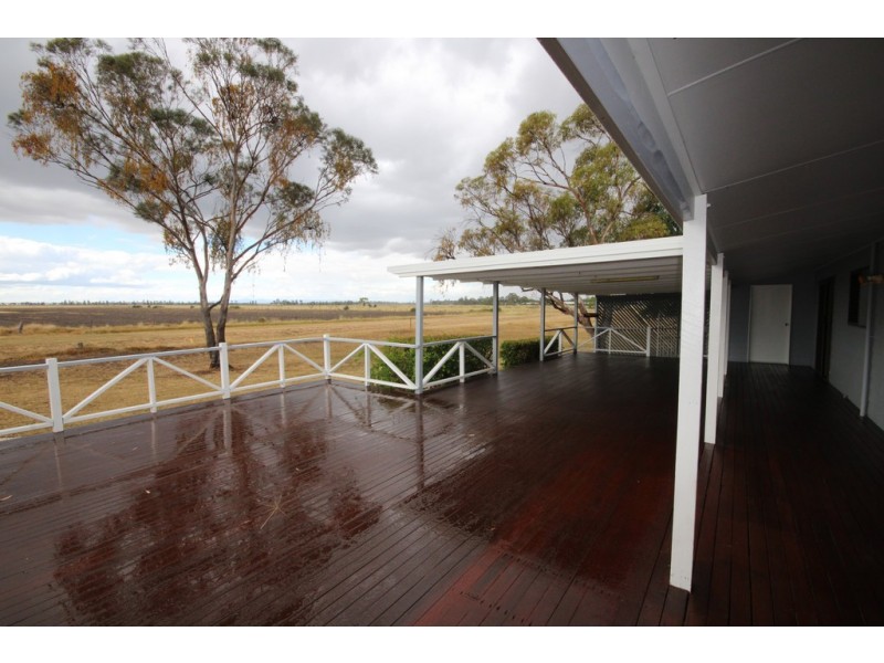 25 College Crescent, Dalby QLD 4405