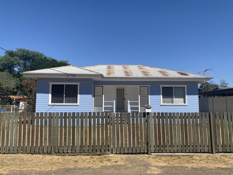 4 Jack Street, Dalby QLD 4405