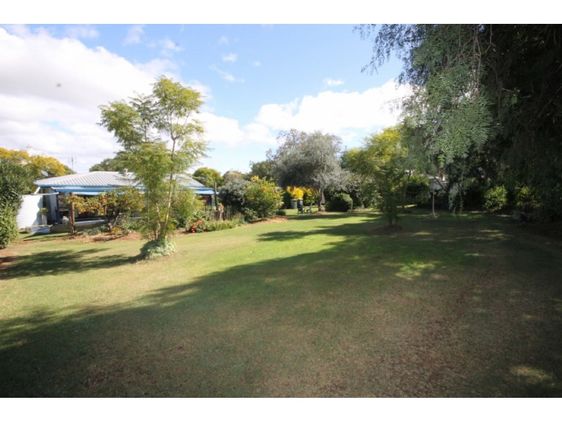 69 Wallace Street, Bell QLD 4408