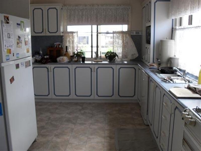 16 Wallace Street, Dalby QLD 4405