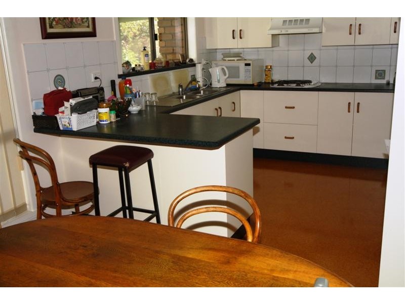 27 Taylor Street, Cecil Plains QLD 4407