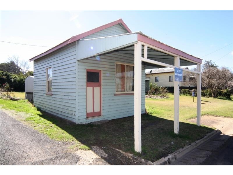 27 Taylor Street, Cecil Plains QLD 4407