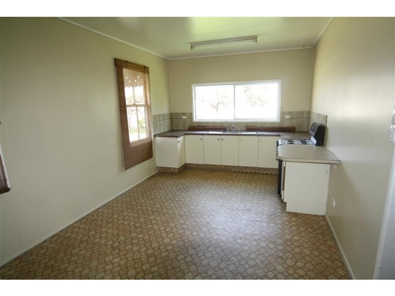 7 Lloyd Street, Dalby QLD 4405