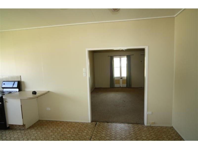 7 Lloyd Street, Dalby QLD 4405