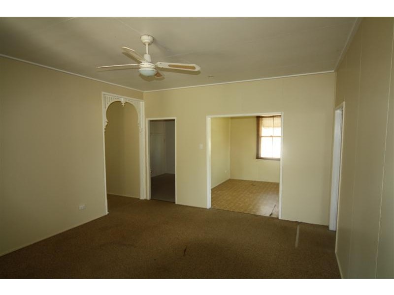 7 Lloyd Street, Dalby QLD 4405