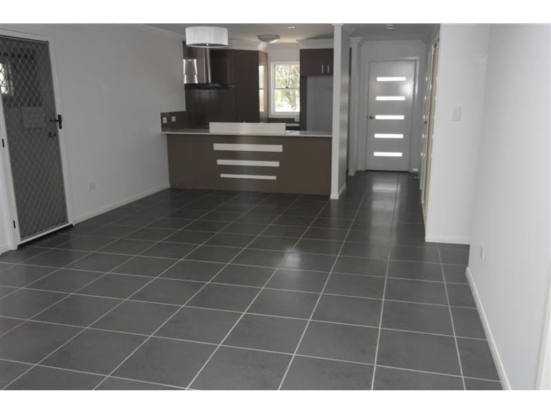 2/6 Jimbour Street, Dalby QLD 4405