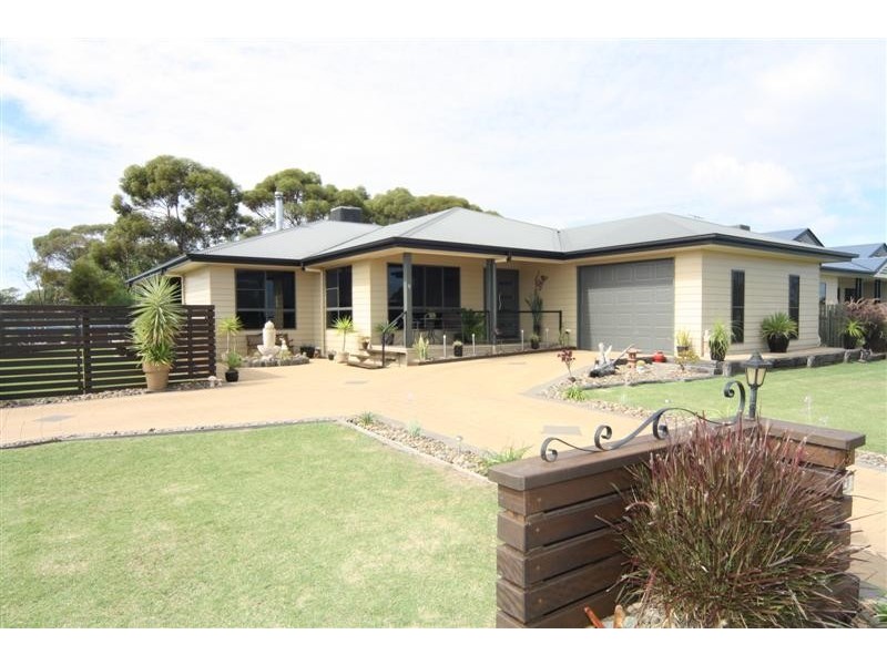 8 Jacaranda Court, Dalby QLD 4405