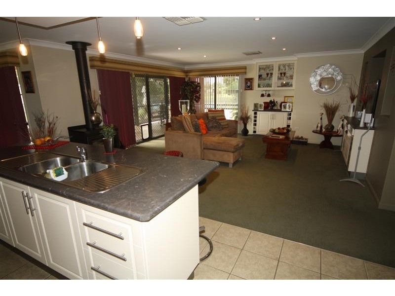 8 Jacaranda Court, Dalby QLD 4405