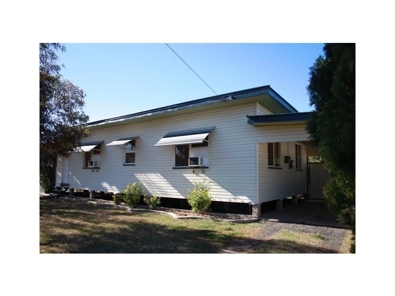 1 Knowles Street, Dalby QLD 4405