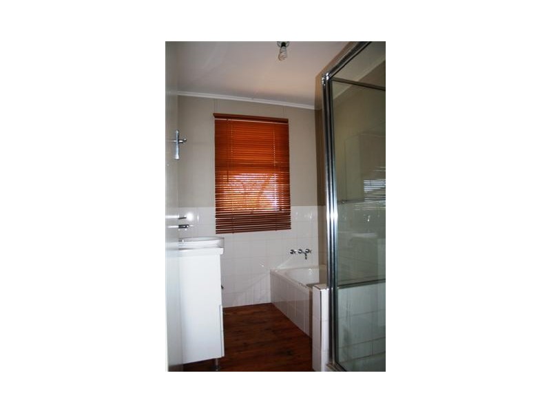 1 Knowles Street, Dalby QLD 4405