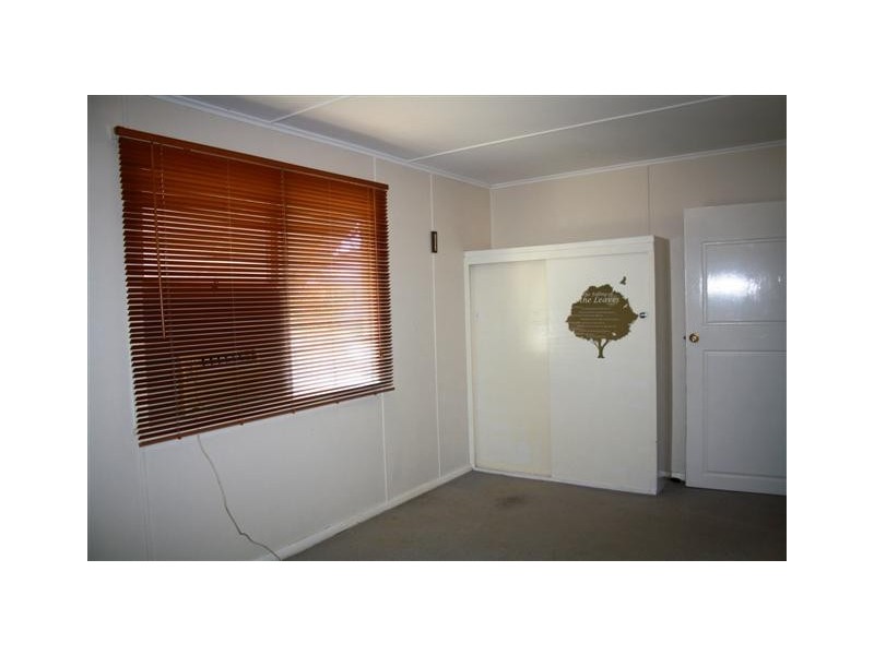 1 Knowles Street, Dalby QLD 4405