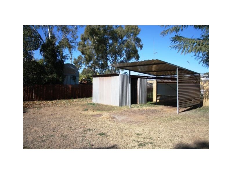 1 Knowles Street, Dalby QLD 4405
