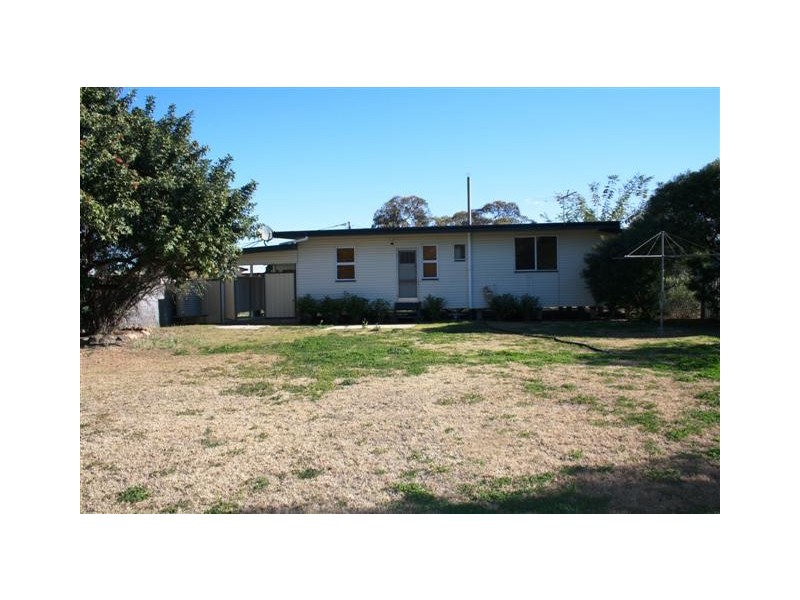 1 Knowles Street, Dalby QLD 4405