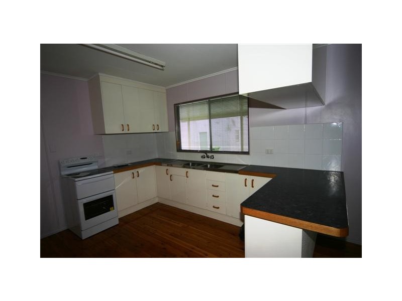 27 Swan Street, Dalby QLD 4405