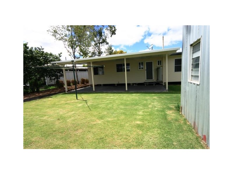 27 Swan Street, Dalby QLD 4405