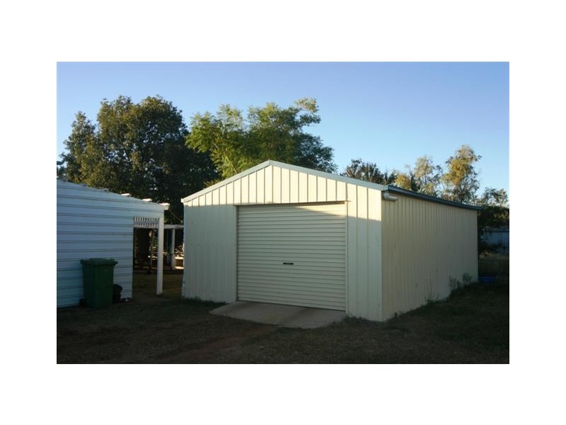 1 Blaxland Road, Dalby QLD 4405