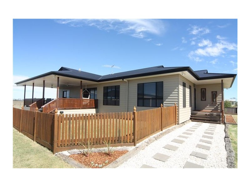 52 Diamond Drive, Dalby QLD 4405