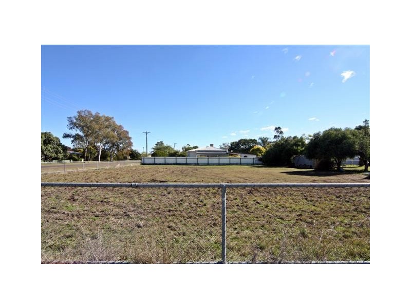 166 Cunningham Street, Dalby QLD 4405