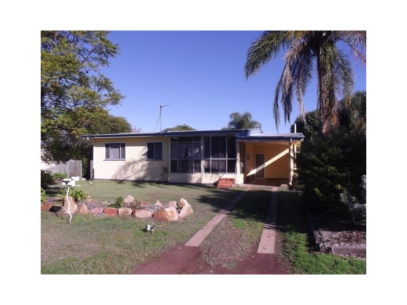11 Walsh Street, Dalby QLD 4405