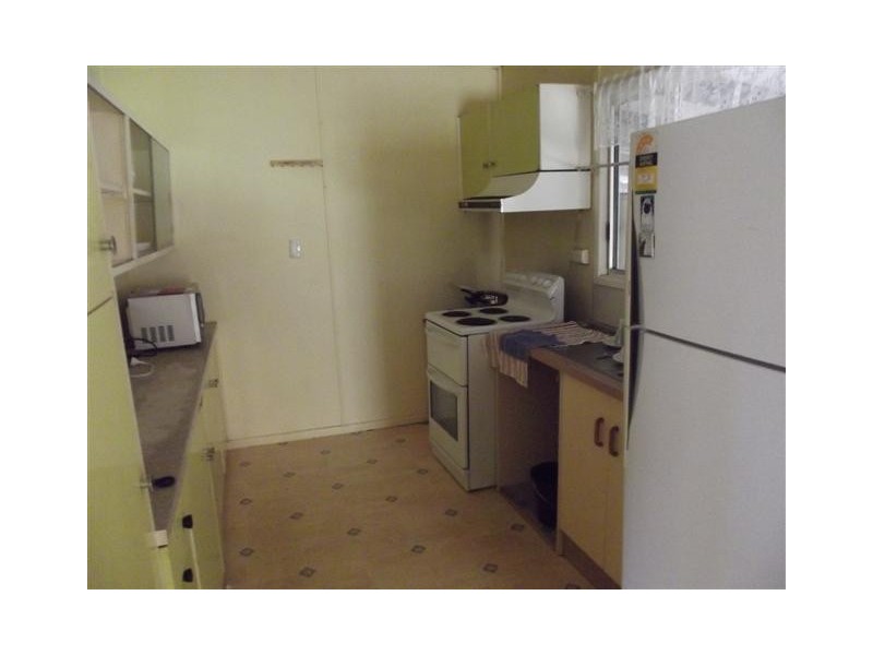 11 Walsh Street, Dalby QLD 4405