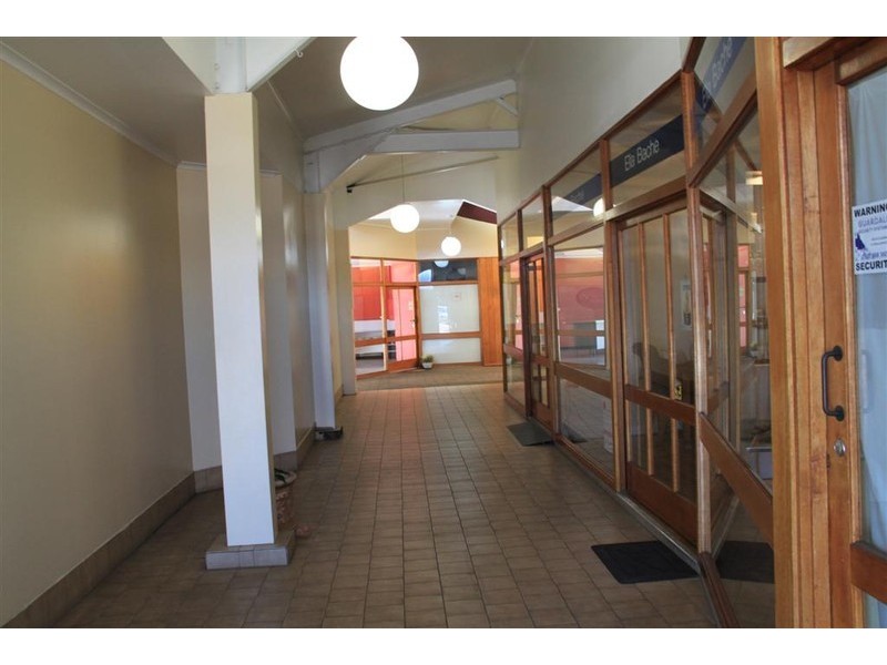 Shop 5 New Street Centre, Dalby QLD 4405