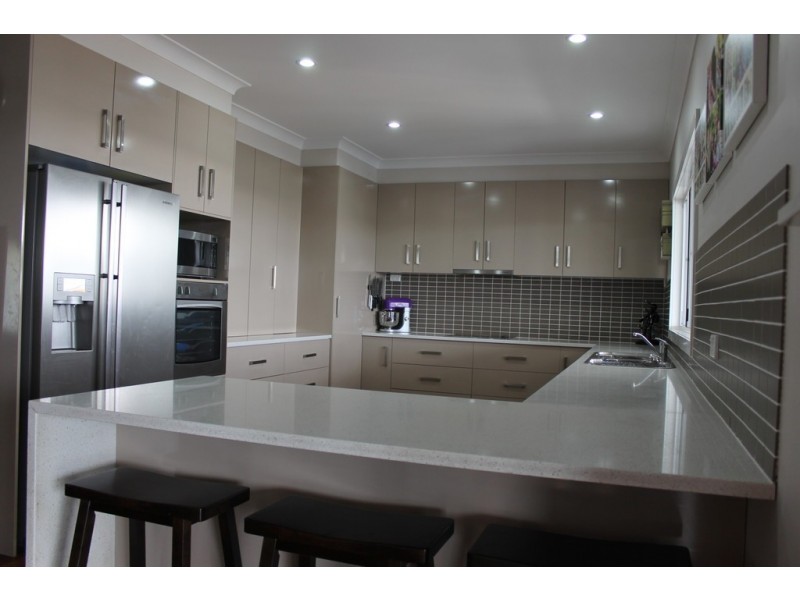 28 Vanessa Drive, Dalby QLD 4405
