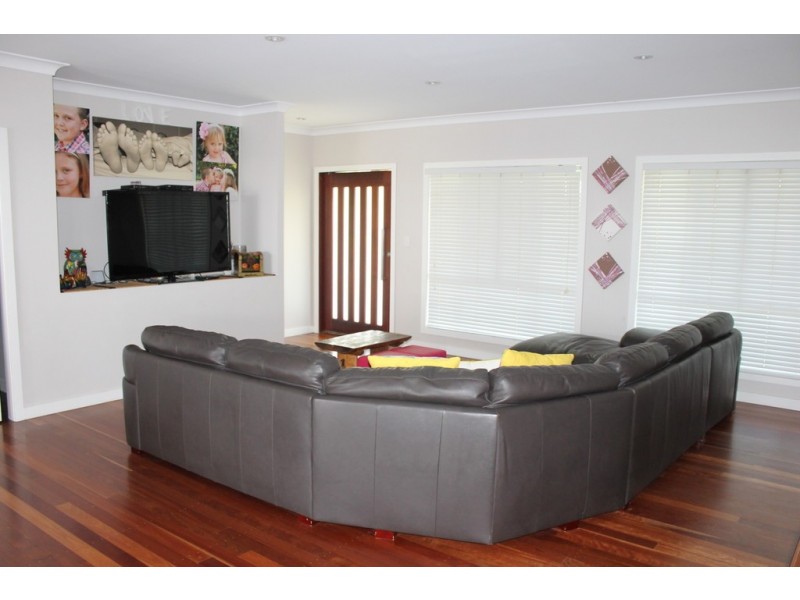 28 Vanessa Drive, Dalby QLD 4405