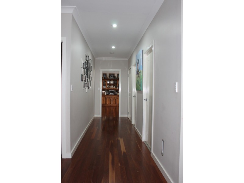 28 Vanessa Drive, Dalby QLD 4405