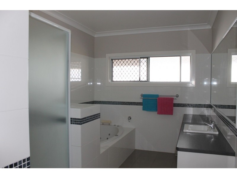 28 Vanessa Drive, Dalby QLD 4405