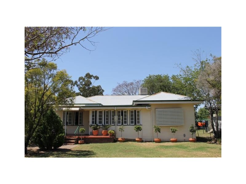 5 Pratten St, Dalby QLD 4405