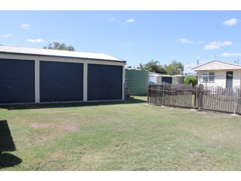 98 Edward Street, Dalby QLD 4405