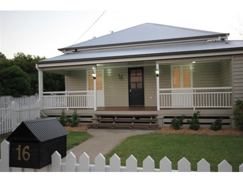 16 BUNYA STREET, Dalby QLD 4405