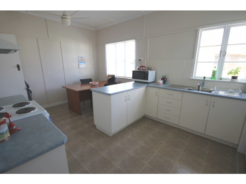 120 Bunya Street, Dalby QLD 4405